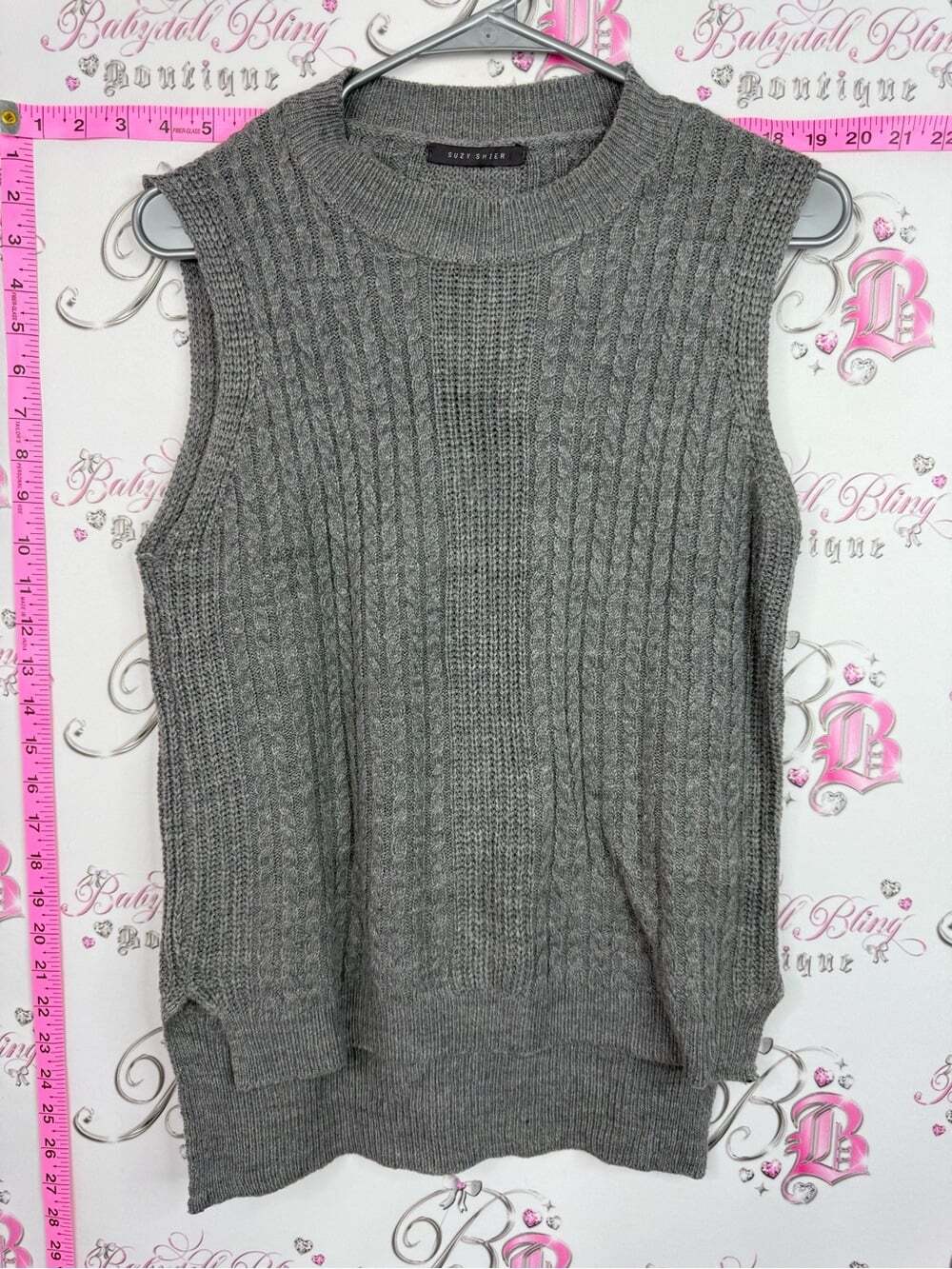 Suzy Shier Gray Cable Knit Sleeveless Sweater Vest